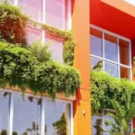 Un edificio moderno y sostenible brilla