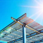 Paneles solares definen un edificio moderno