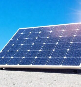 Paneles solares convierten la luz en energía