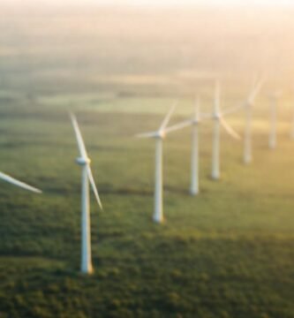 Turbinas eólicas generan energía sosteniblemente