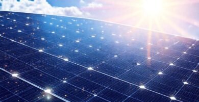 Paneles solares futuristas generan energía brillante