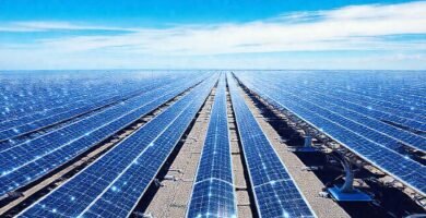 Finca solar futurista genera energía limpia