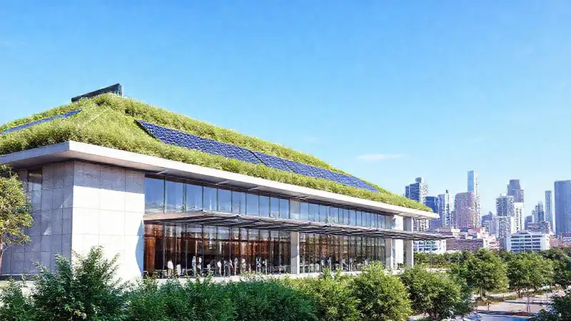 Edificio moderno y sostenible en la ciudad