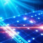 Panel solar futurista emite luz azul